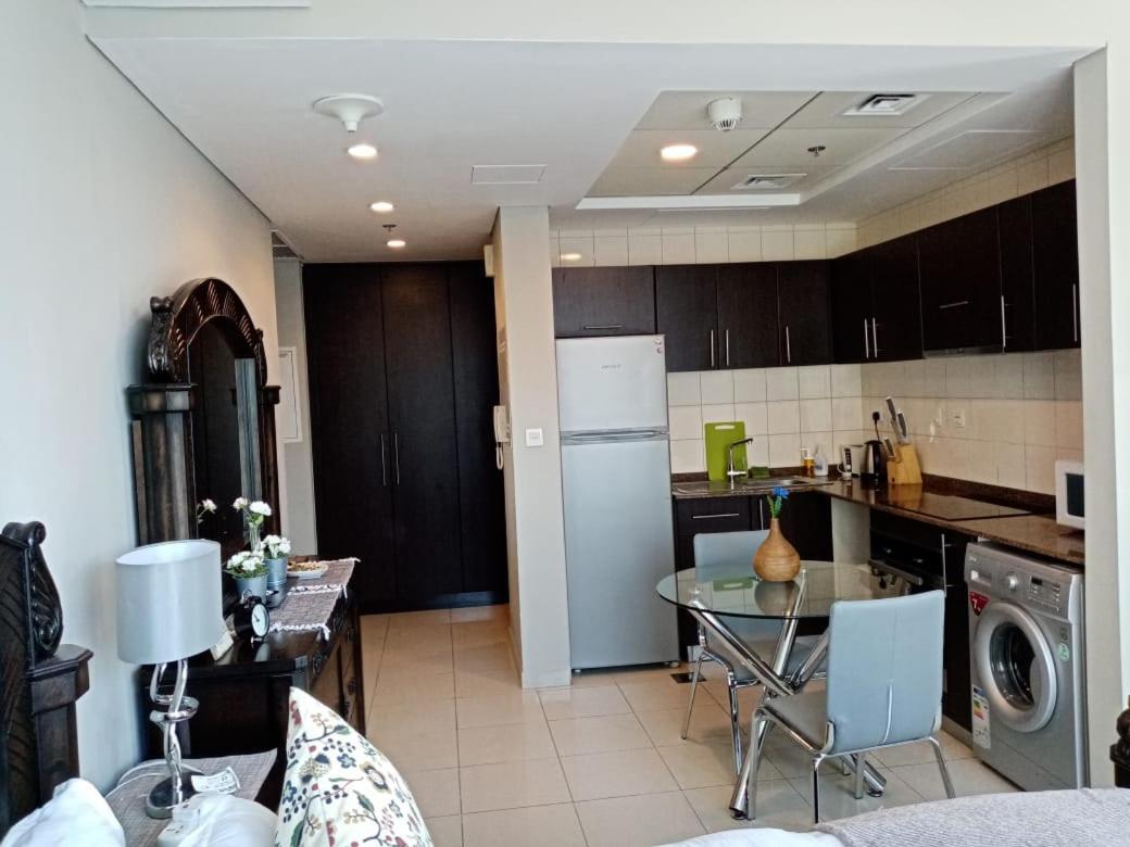 Studio - Bay Central Tower Apartment Dubai Bagian luar foto